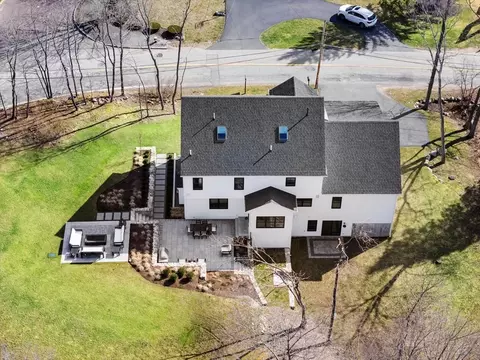 View/Area - 460 Pearl St, Reading, MA 01867 photo 1 of 2