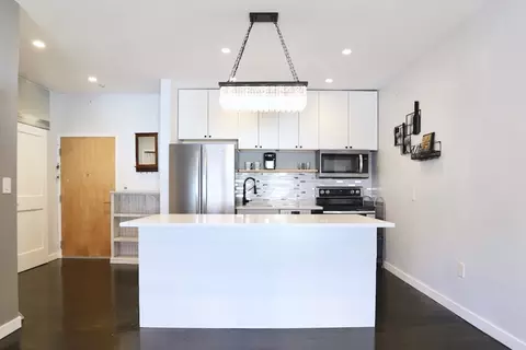 106 13th St #235, Boston, MA 02129