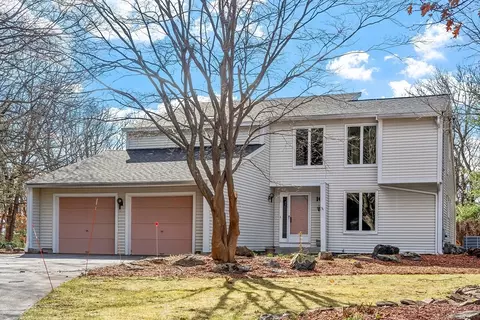 16 Wagontrail Rd, Chelmsford, MA 01824