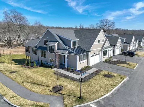 25 Callahan Dr #25, Framingham, MA 01701