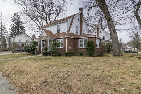 770 Dickinson St, Springfield, MA 01108 photo 3