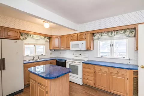 770 Dickinson St, Springfield, MA 01108 photo 5
