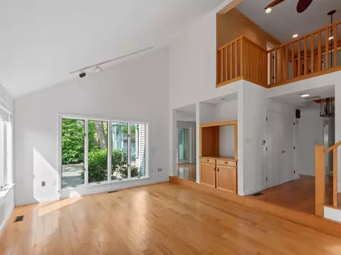 55 Sycamore Dr, Holden, MA 01520