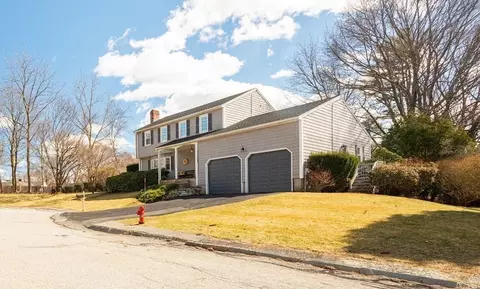 5 Markham Ter, Woburn, MA 01801