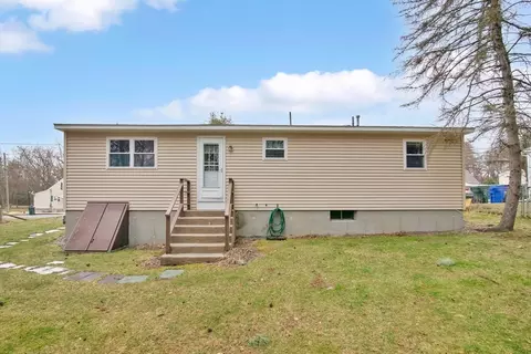 37 Ruthven St, Springfield, MA 01128 photo 2