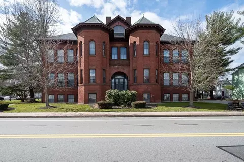 321 Plantation St #104, Worcester, MA 01604