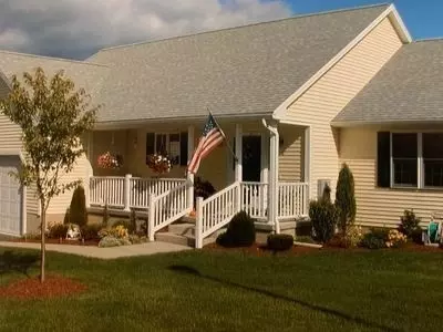 6 Lukes Way #6, Easthampton, MA 01027