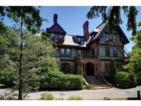 1000 Centre St #9, Jamaica Plain, MA 02130