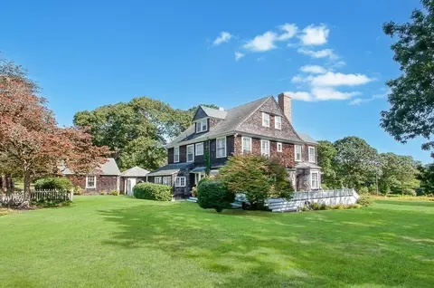 5 Narragansett St, Dartmouth, MA 02748