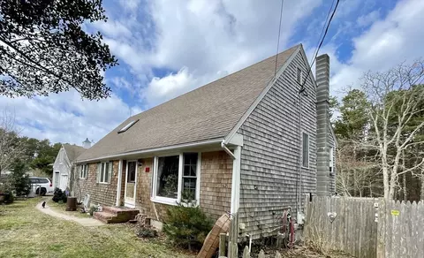 62 Chickadee Ln, Yarmouth, MA 02673