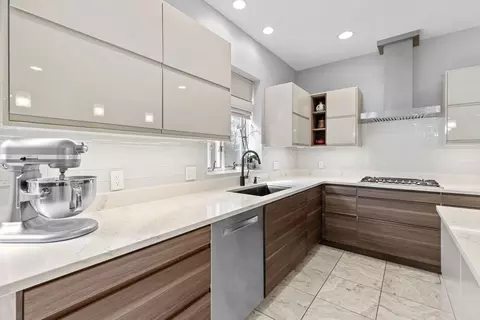 Kitchen - 5 Sullivan Way, Canton, MA 02021 photo 4 of 7