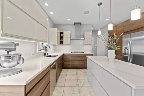 Kitchen - 5 Sullivan Way, Canton, MA 02021 photo 3 of 7