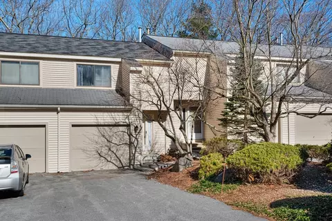 15 Samuel Dr #15, Grafton, MA 01536
