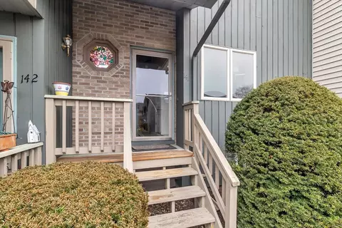 141 Pine Grv #141, South Hadley, MA 01075