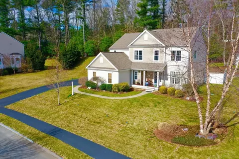 15 Farrington Ave, Wrentham, MA 02093