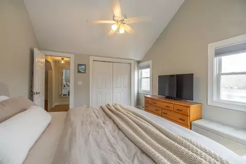 Bedroom - 12 Post Rd, Billerica, MA 01862 photo 4 of 5