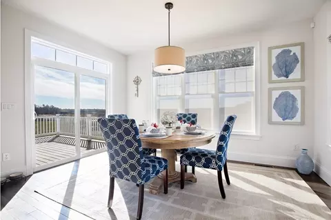 1 Thomas Mann Cir, Norfolk, MA 02056