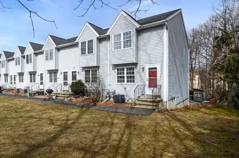 5 Kennedy Dr #7, Chelmsford, MA 01863