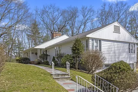 4 Deerhaven Rd, Lincoln, MA 01773