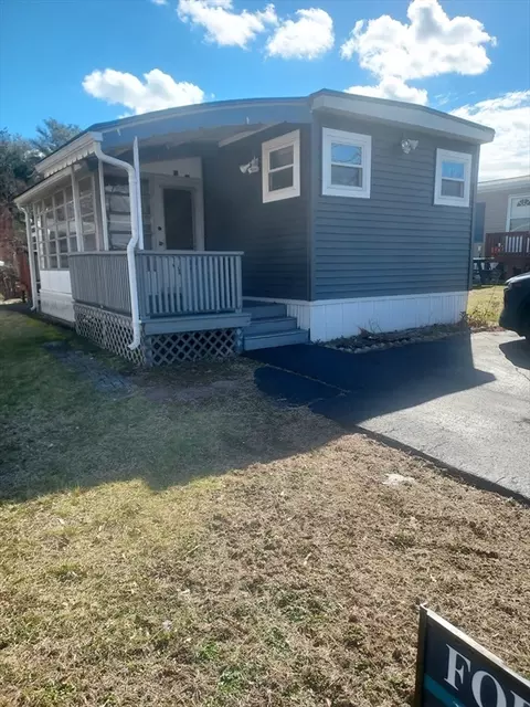 79 Mayflower Ave, Taunton, MA 02780
