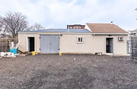 340 Vale St, Fall River, MA 02724 photo 4