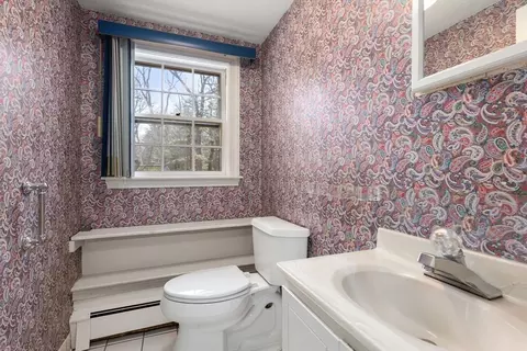 Bath - 31 Circle Dr, Weston, MA 02493 photo 3 of 3