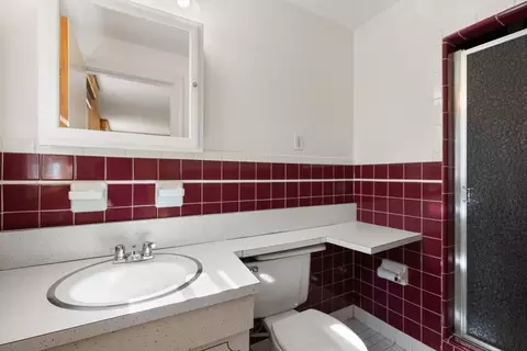 Bath - 31 Circle Dr, Weston, MA 02493 photo 1 of 3