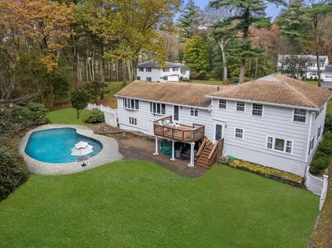 Exterior - 31 Circle Dr, Weston, MA 02493 photo 2 of 3