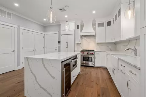 298 Washington St #206, Westwood, MA 02090
