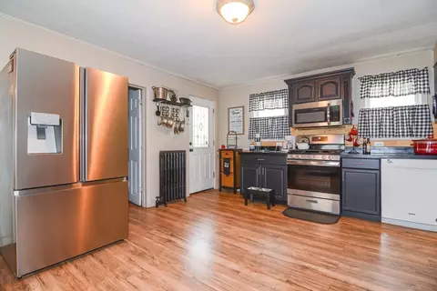 72 West St, Ware, MA 01082 photo 6