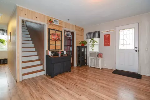 72 West St, Ware, MA 01082 photo 8