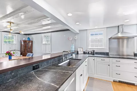 17 Pleasant St, Hingham, MA 02043 photo 5