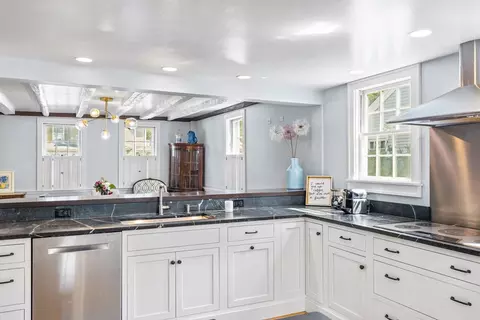 17 Pleasant St, Hingham, MA 02043 photo 7