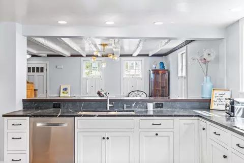 17 Pleasant St, Hingham, MA 02043 photo 8