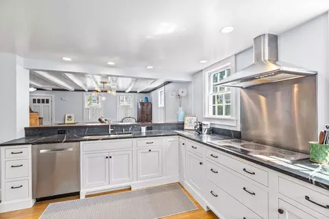 17 Pleasant St, Hingham, MA 02043 photo 9