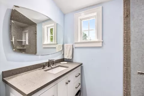 17 Pleasant St, Hingham, MA 02043 photo 11