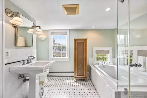 17 Pleasant St, Hingham, MA 02043 photo 22