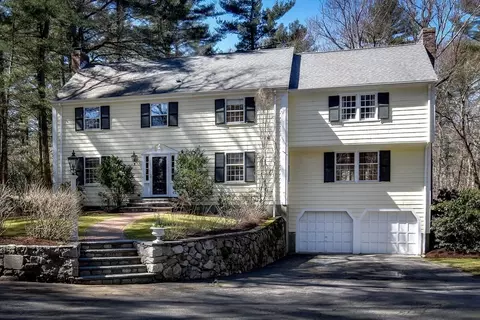 9 Saddle Ridge Rd, Dover, MA 02030