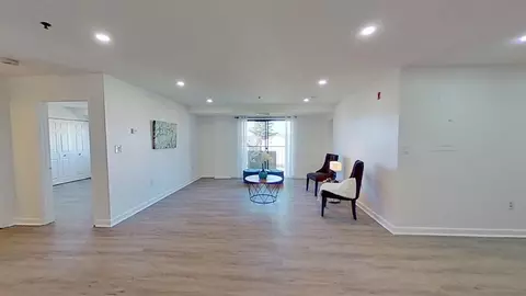 Living - 39 Parlin St #307, Everett, MA 02149 photo 2 of 2