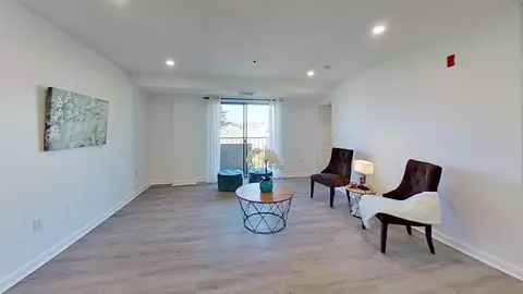 Living - 39 Parlin St #307, Everett, MA 02149 photo 1 of 2
