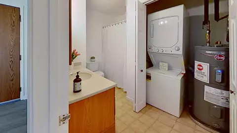 Bath - 39 Parlin St #307, Everett, MA 02149 photo 1 of 2