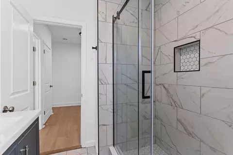 Bath - 140 Irving St, Everett, MA 02149 photo 5 of 5