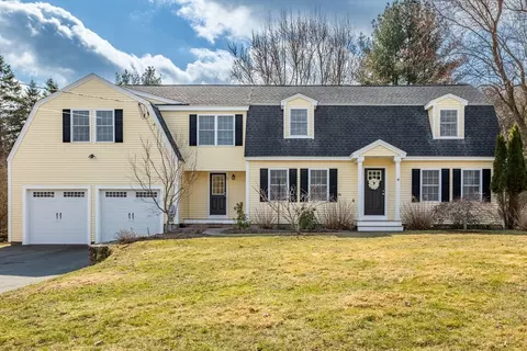 32 Lawrence St, Littleton, MA 01460