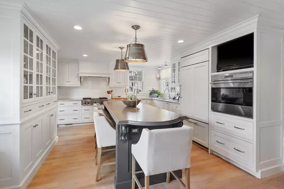 Kitchen - 65 Cottage St, Hingham, MA 02043 photo 4 of 8