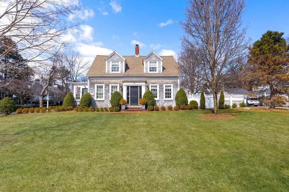 Exterior - 65 Cottage St, Hingham, MA 02043 photo 1 of 7