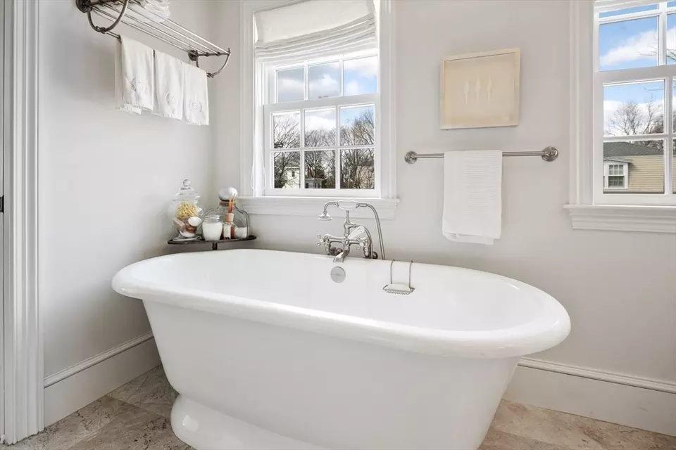 Bath - 65 Cottage St, Hingham, MA 02043 photo 3 of 4