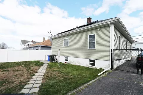 175 Sprague St, Fall River, MA 02724 photo 9