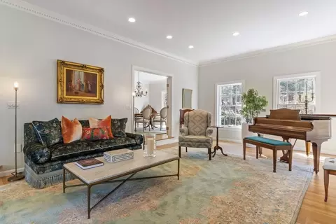 23 Sutton Pl, Weston, MA 02493 photo 4