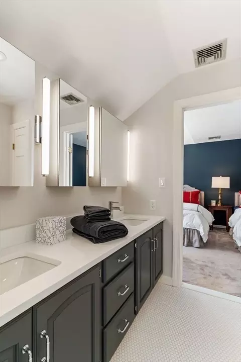 23 Sutton Pl, Weston, MA 02493 photo 24