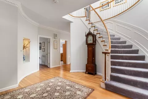 23 Sutton Pl, Weston, MA 02493 photo 2